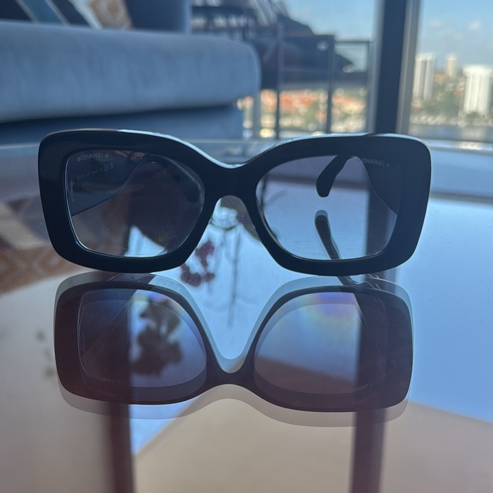 CHANEL SUNGLASSESES